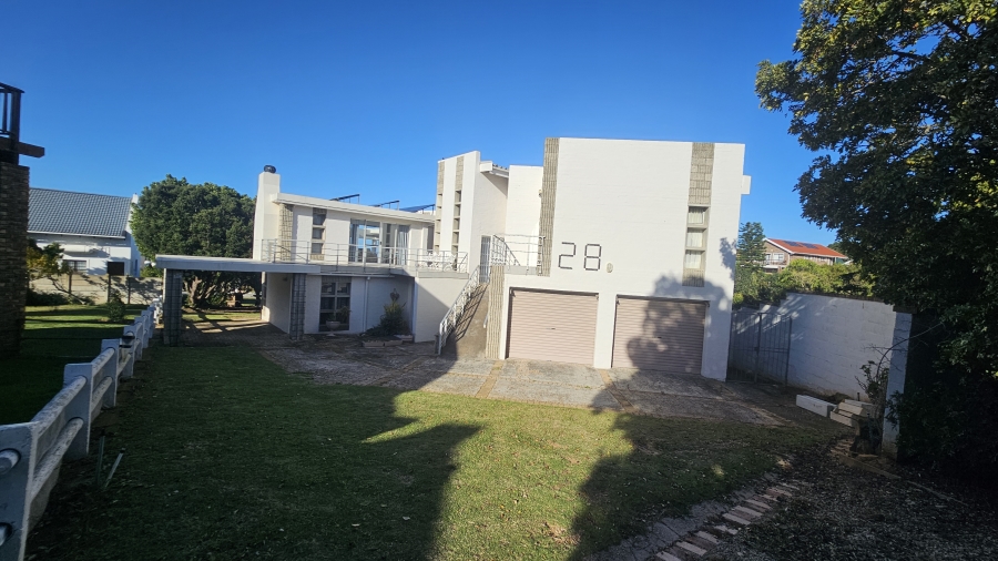 3 Bedroom Property for Sale in Wavecrest Eastern Cape